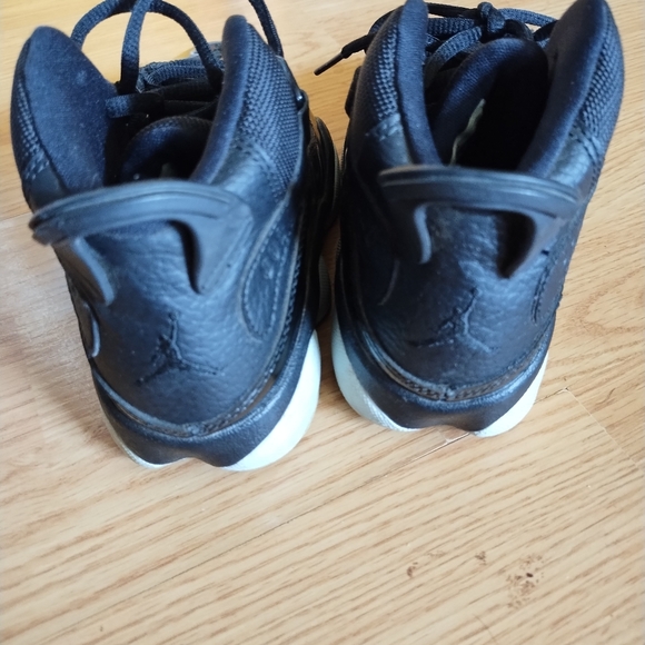 Jordan retro 11's black white 2y - Picture 5 of 6